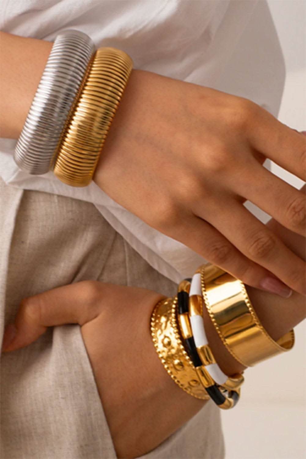 2e356642b724008d - Rose & Ruffles