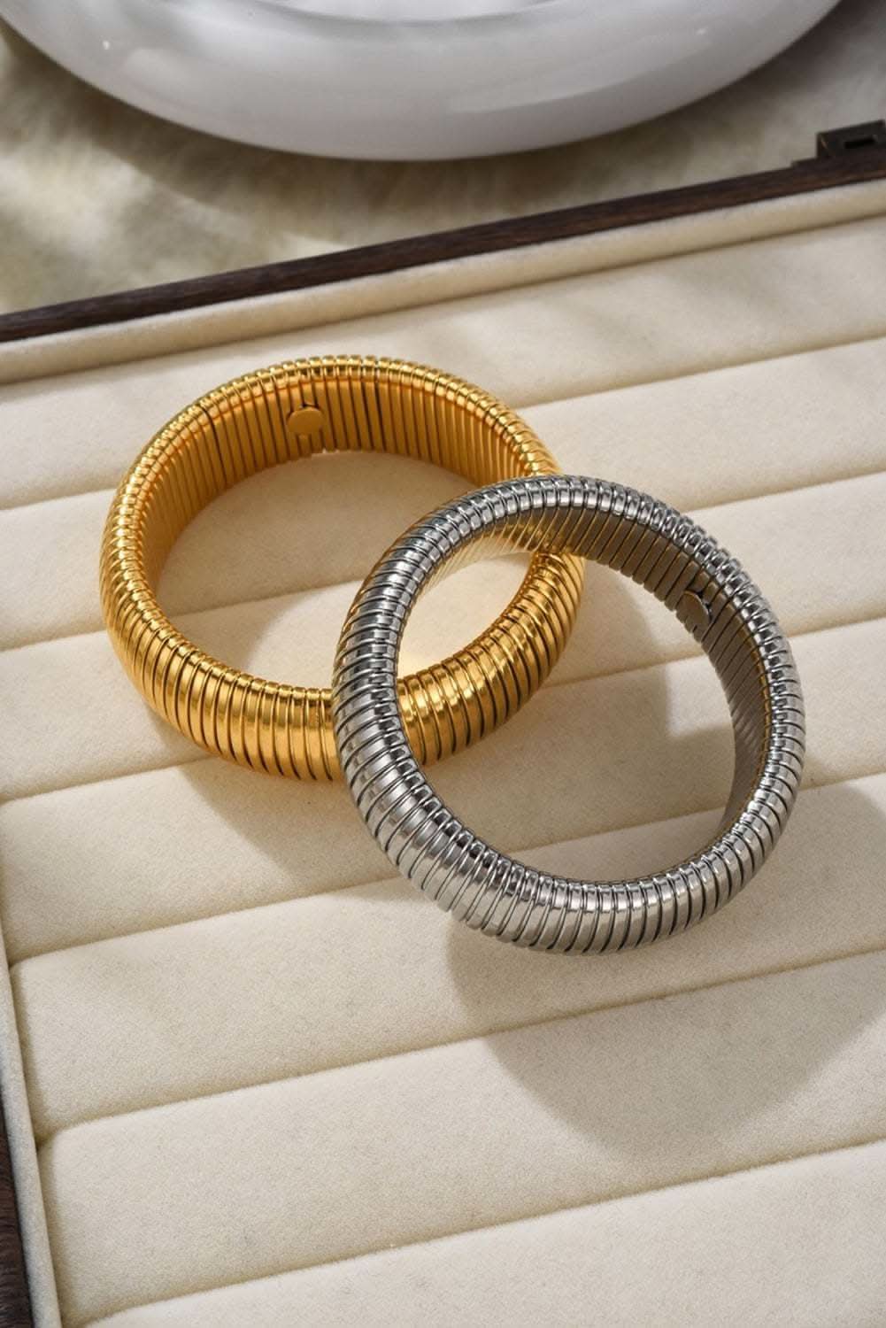 364713cab529b594 - Rose & Ruffles