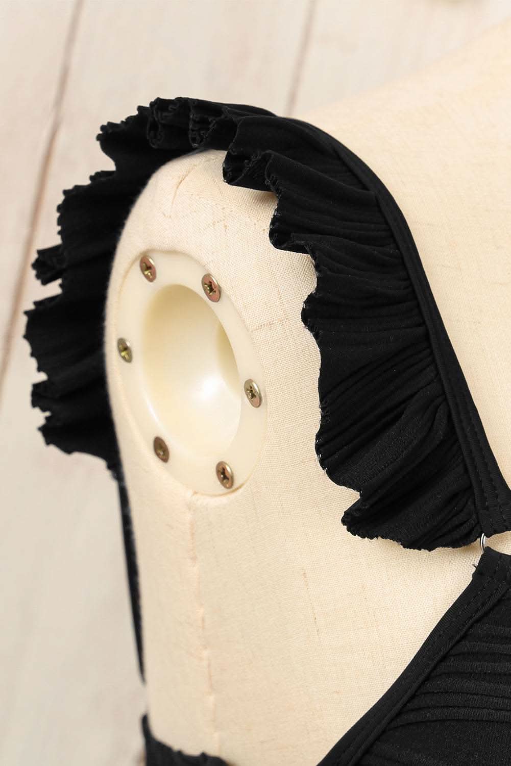 e231725405012514 - Rose & Ruffles